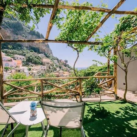 Actea بوسيتانو